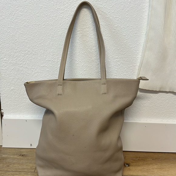 Quince taupe Italian tall cow leather tote bag - Picture 2 of 16